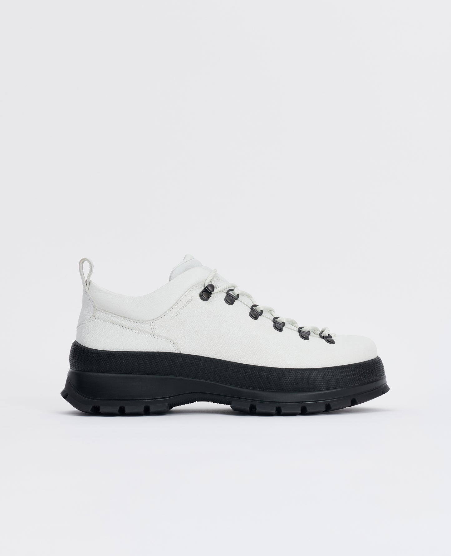 HIKER . WHITE