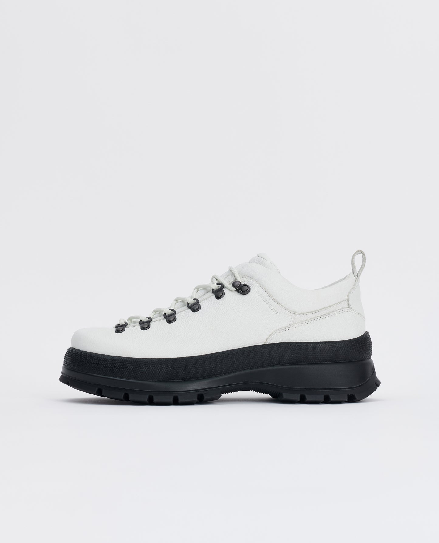 HIKER . WHITE