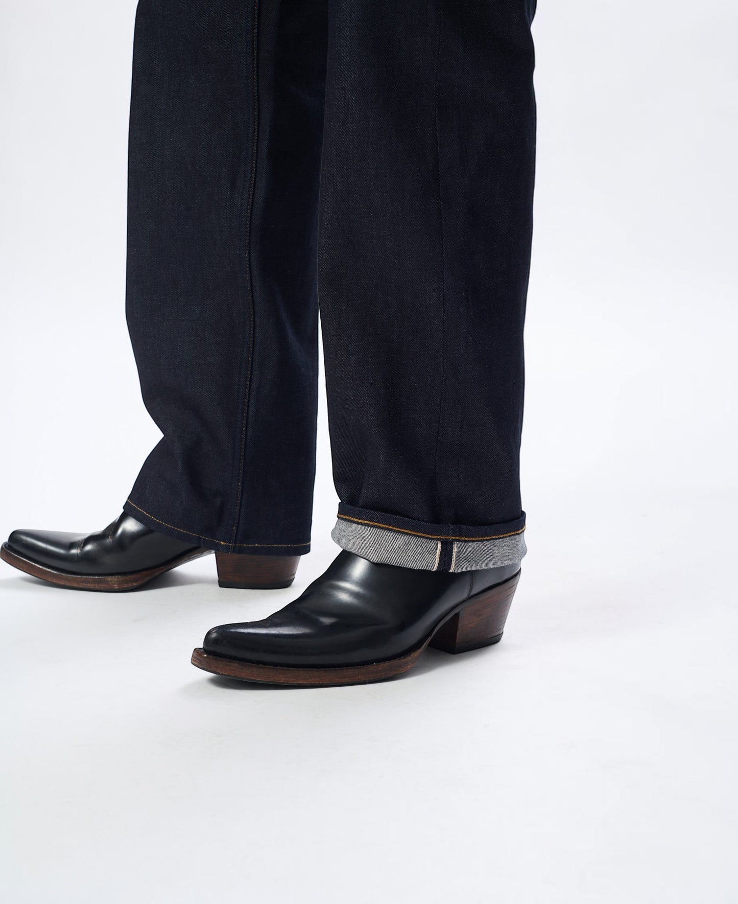 LOOSE RAW SELVEDGE