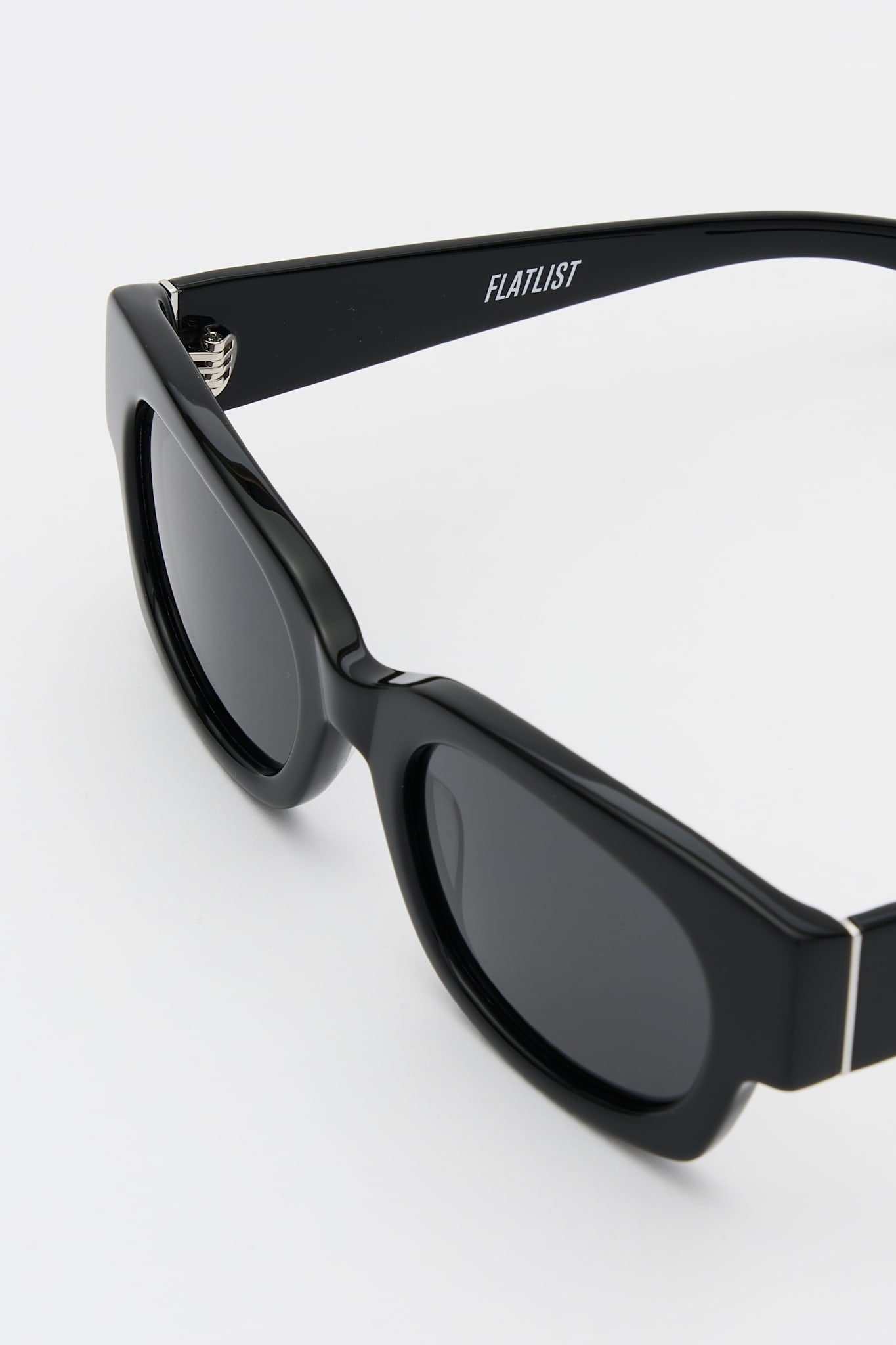SHADE 01