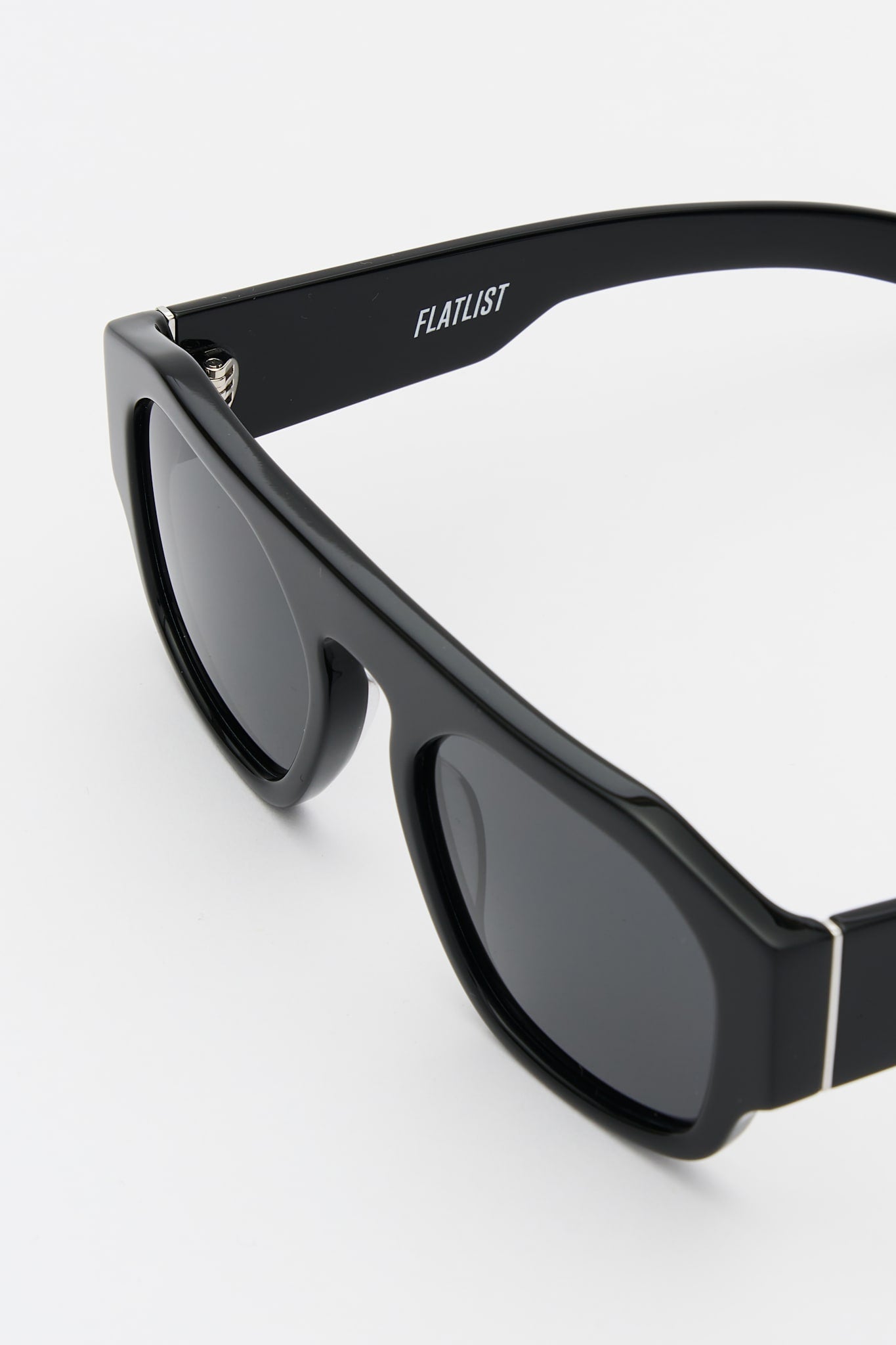 SHADE 02